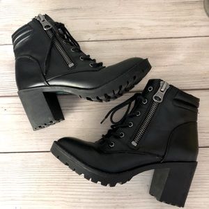 Steve Madden black chunk heel combat ankle boot